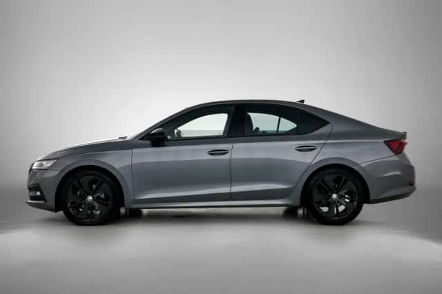 Škoda Octavia (2022) thumbnail 2