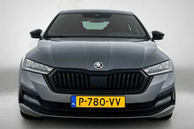 Škoda Octavia (2022) thumbnail 5