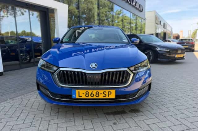 Škoda Octavia (2021) thumbnail 2