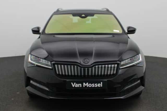 Škoda Superb (2021) thumbnail 3