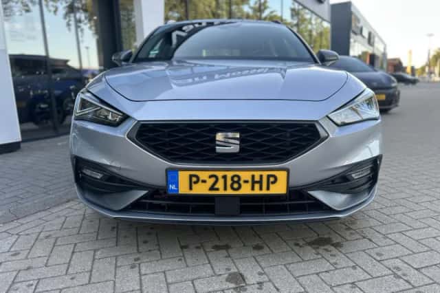 SEAT Leon (2021) thumbnail 2