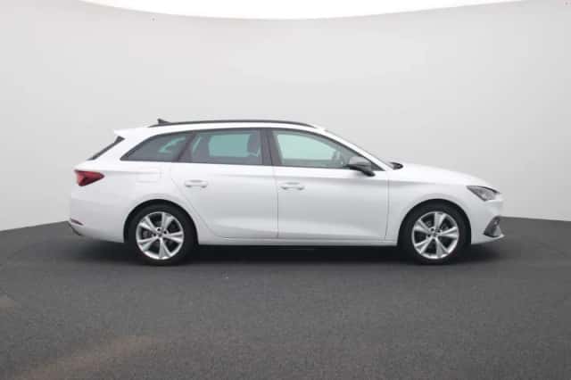 SEAT Leon (2022) thumbnail 6