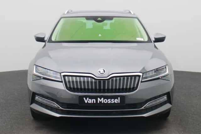 Škoda Superb (2023) thumbnail 3