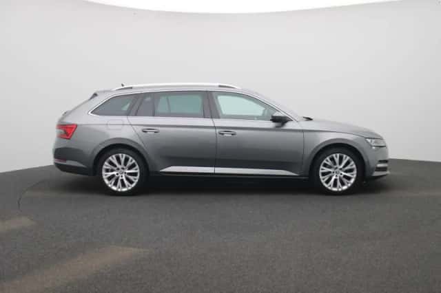 Škoda Superb (2023) thumbnail 6