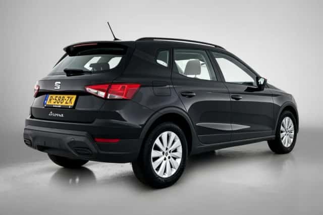 SEAT Arona (2022) thumbnail 4
