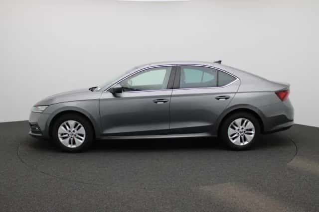 Škoda Octavia (2023) thumbnail 4