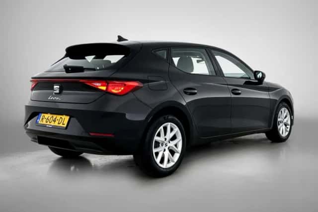 SEAT Leon (2022) thumbnail 4