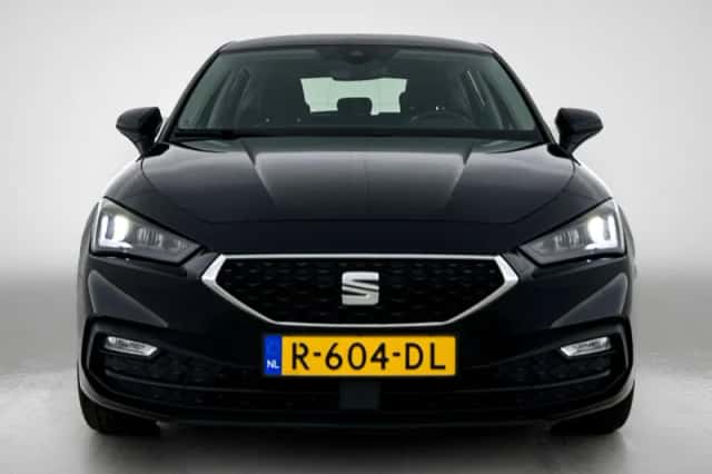 SEAT Leon (2022) thumbnail 5
