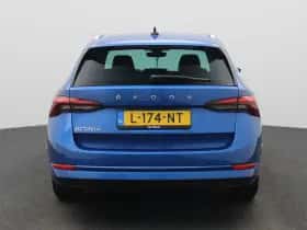 Škoda Octavia (2021) thumbnail 5