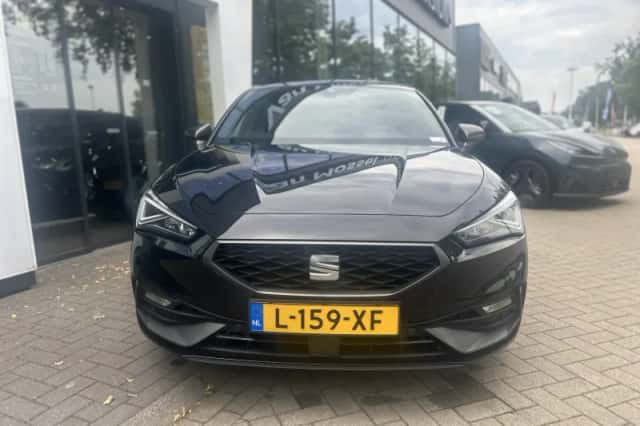 SEAT Leon (2021) thumbnail 2