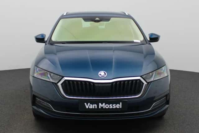 Škoda Octavia (2021) thumbnail 3