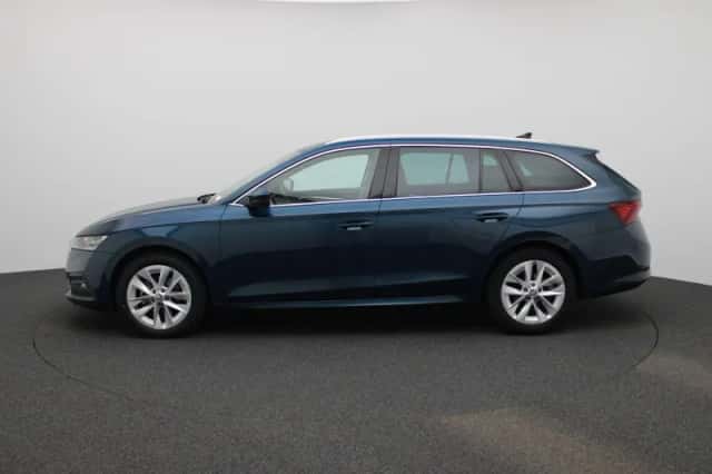 Škoda Octavia (2021) thumbnail 4