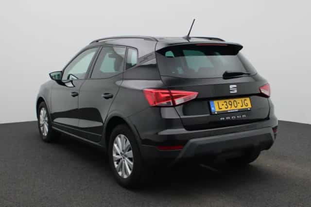 SEAT Arona (2021) thumbnail 2