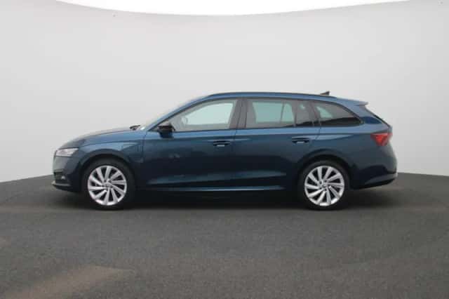 Škoda Octavia (2021) thumbnail 4