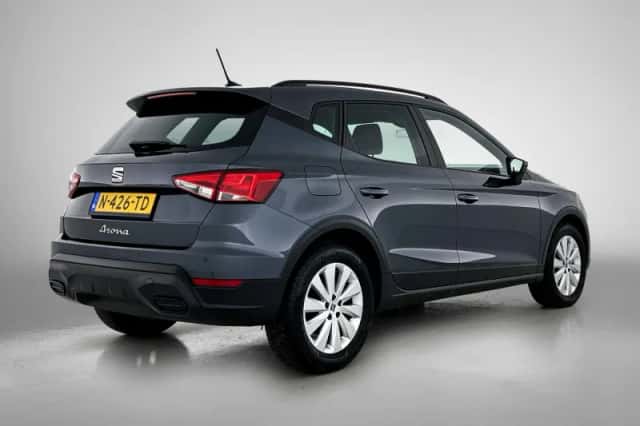 SEAT Arona (2022) thumbnail 4