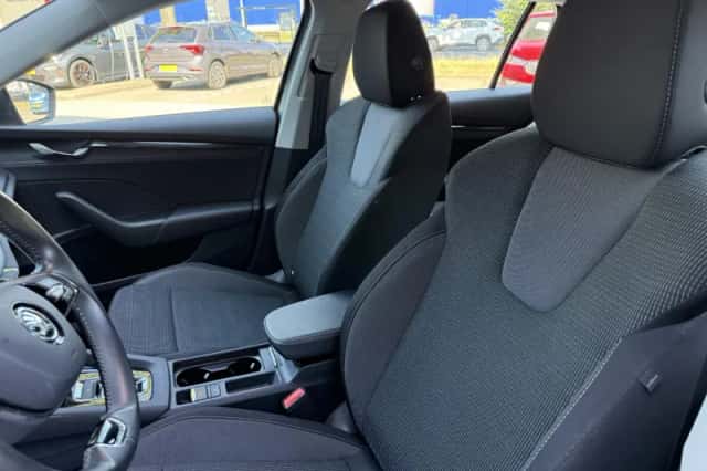 Škoda Octavia (2022) thumbnail 5