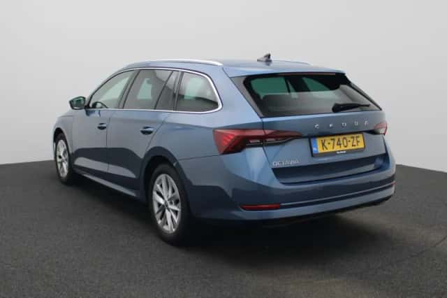 Škoda Octavia (2021) thumbnail 2