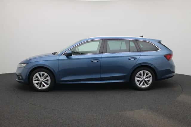 Škoda Octavia (2021) thumbnail 4