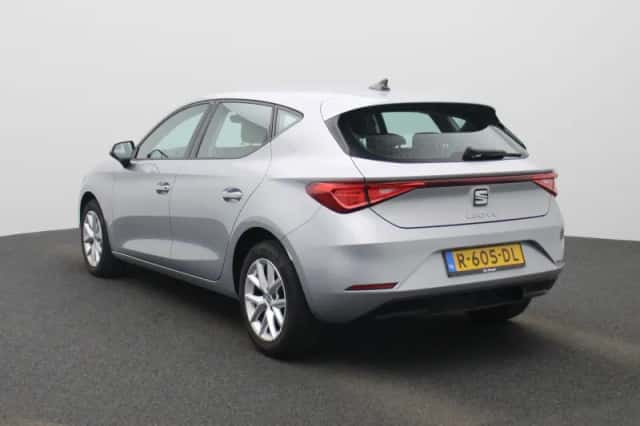 SEAT Leon (2022) thumbnail 2