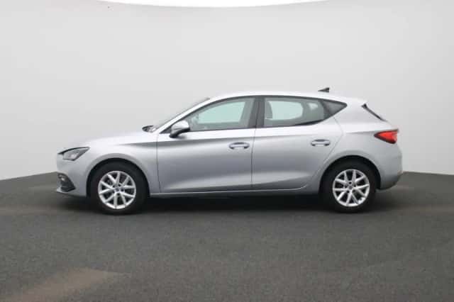 SEAT Leon (2022) thumbnail 4
