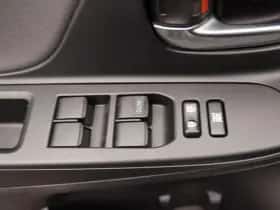 Toyota Yaris (2017) thumbnail 22