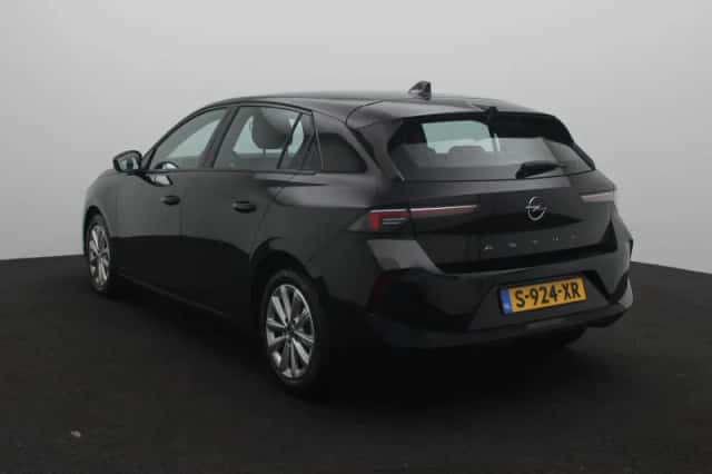 Opel Astra (2023) thumbnail 3