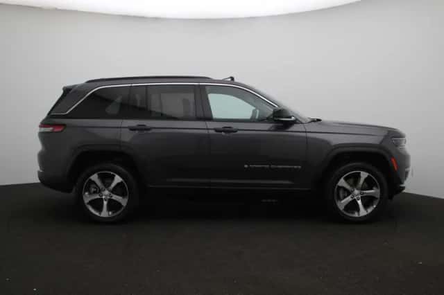 Jeep Grand Cherokee (2025) thumbnail 6