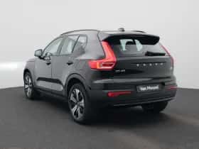 Volvo XC40 (2022) thumbnail 2