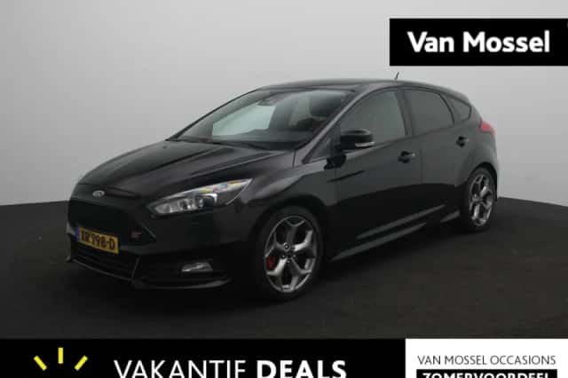 Ford Focus (2018) thumbnail 1