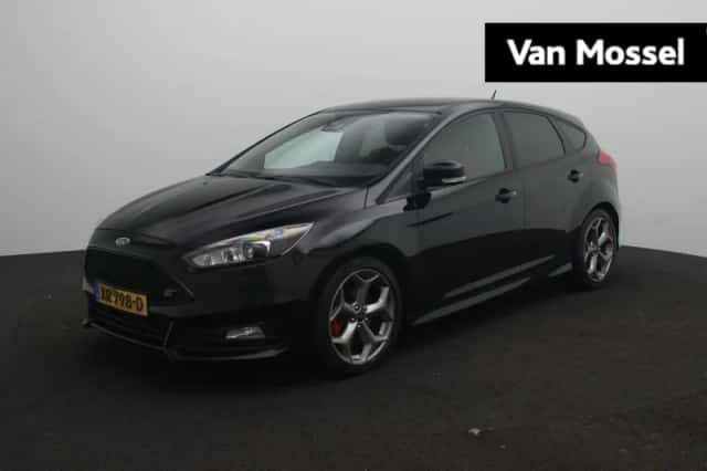 Ford Focus (2018) thumbnail 1