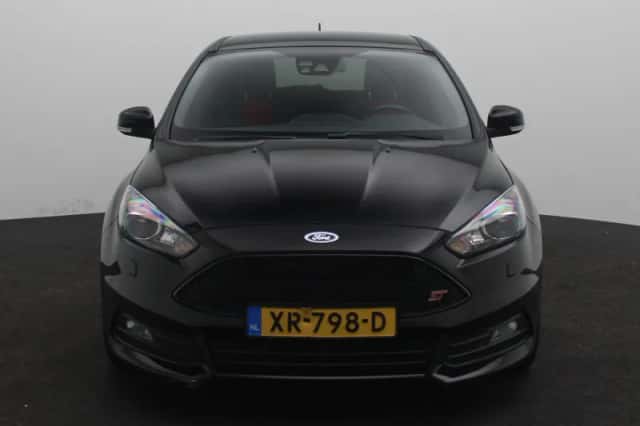 Ford Focus (2018) thumbnail 4