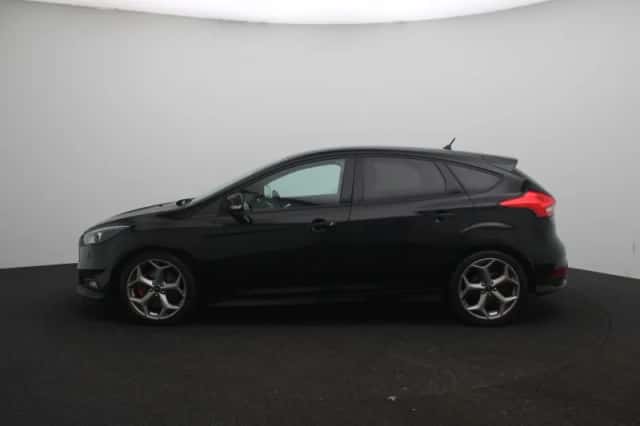 Ford Focus (2018) thumbnail 5