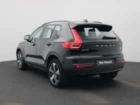 Volvo XC40 (2022) thumbnail 3