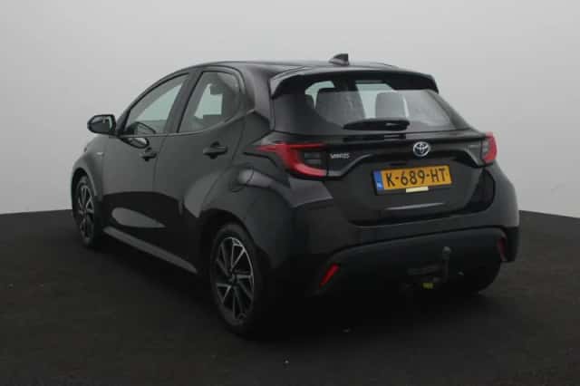 Toyota Yaris (2020) thumbnail 3