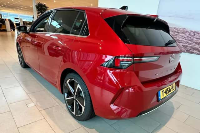 Opel Astra (2023) thumbnail 5