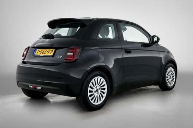 Fiat 500e (2023) thumbnail 4