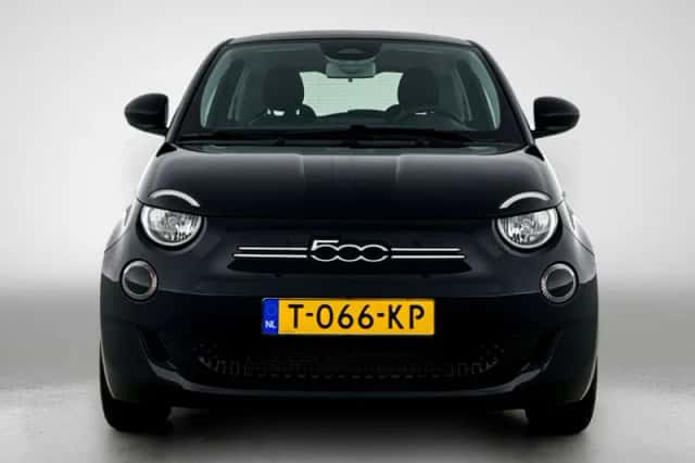 Fiat 500e (2023) thumbnail 5