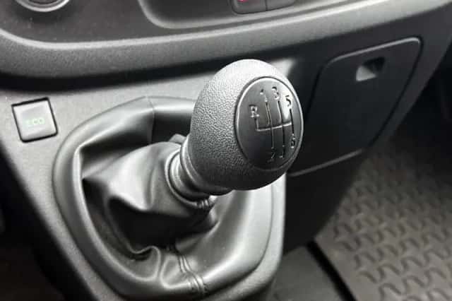 Opel Vivaro (2018) thumbnail 17