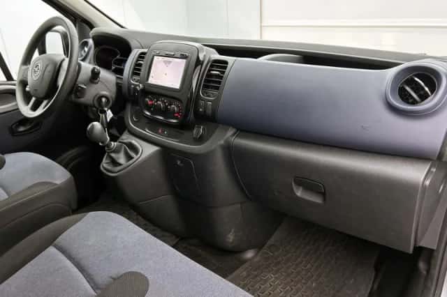 Opel Vivaro (2018) thumbnail 19