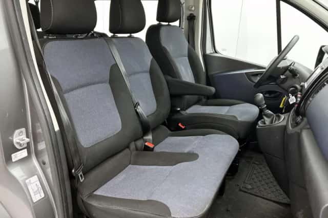 Opel Vivaro (2018) thumbnail 30