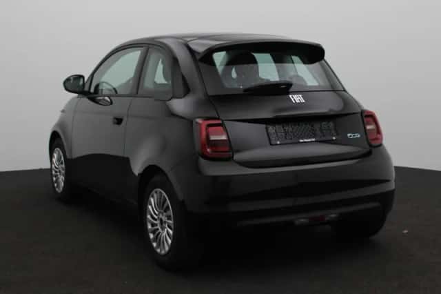 Fiat 500e (2024) thumbnail 2