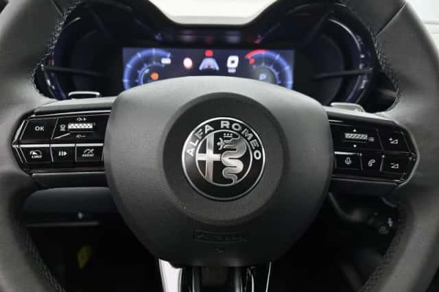 Alfa Romeo Junior (2025) thumbnail 32