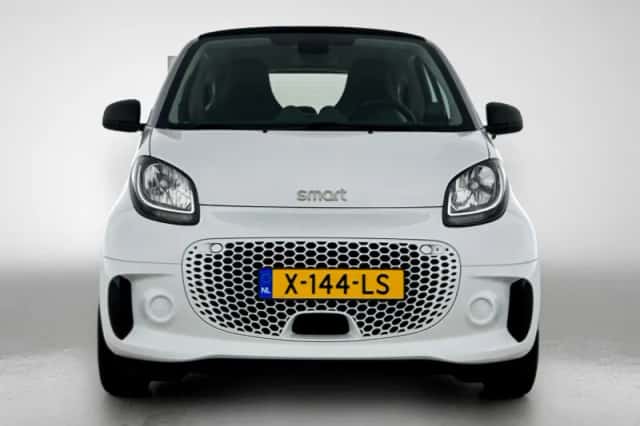 Smart Fortwo (2021) thumbnail 5