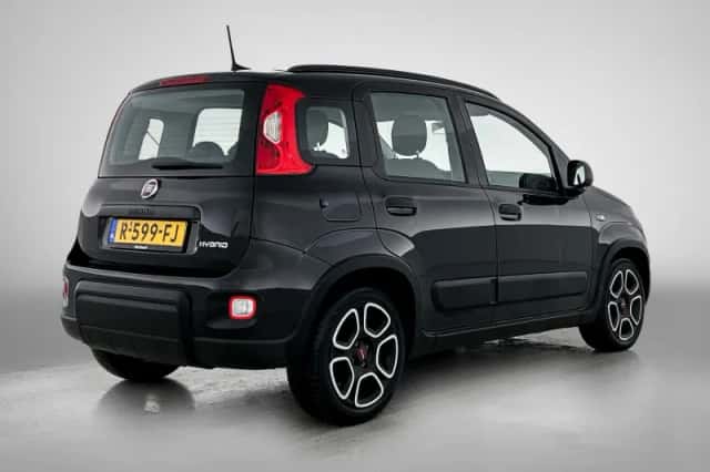Fiat Panda (2022) thumbnail 4