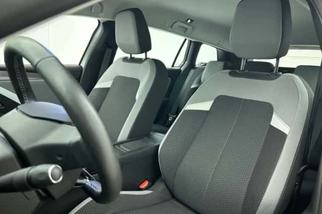 Opel Astra (2023) thumbnail 11