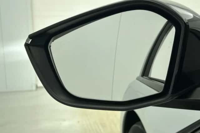 Opel Astra (2023) thumbnail 24