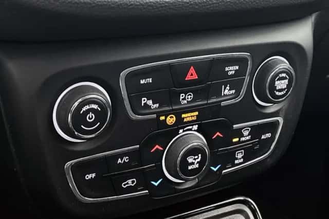 Jeep Compass (2021) thumbnail 16