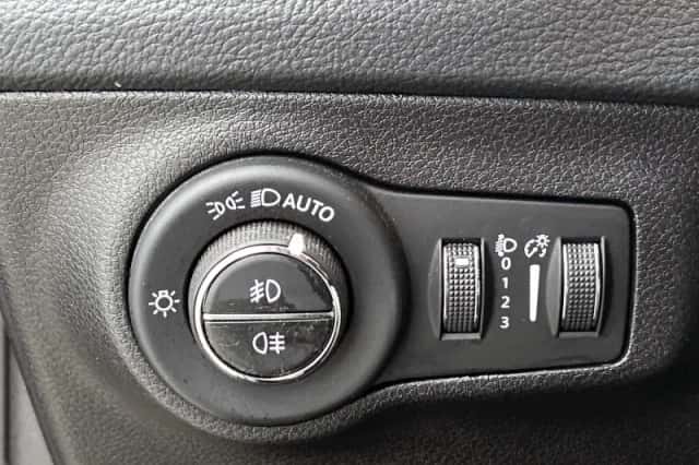 Jeep Compass (2021) thumbnail 25
