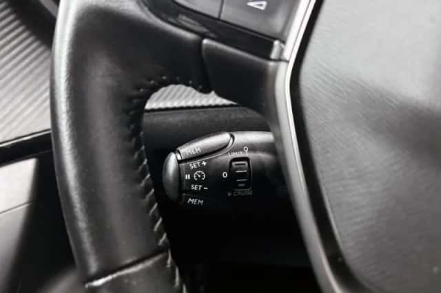 Peugeot 2008 (2021) thumbnail 6