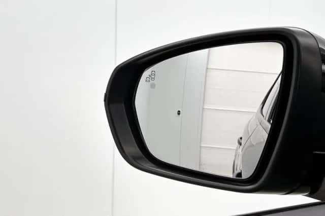 Opel Grandland X (2018) thumbnail 17